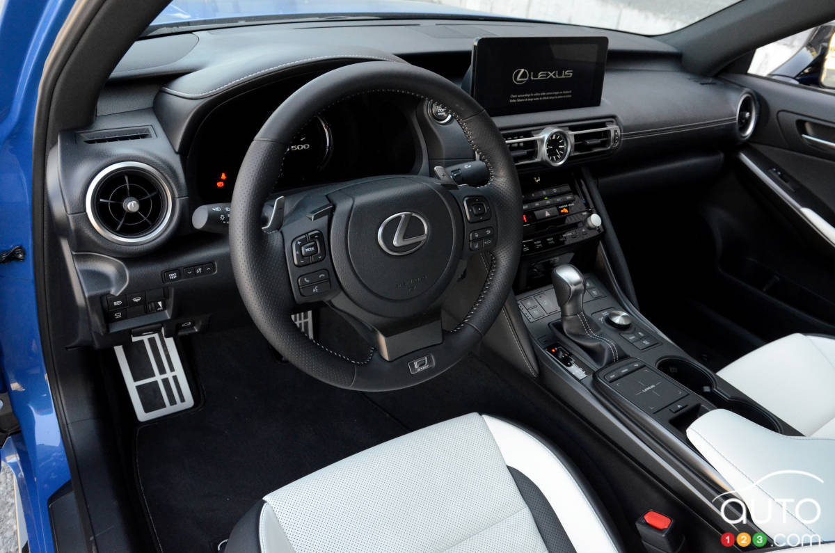 Lexus IS 500 F Sport Performance 2022, intérieur